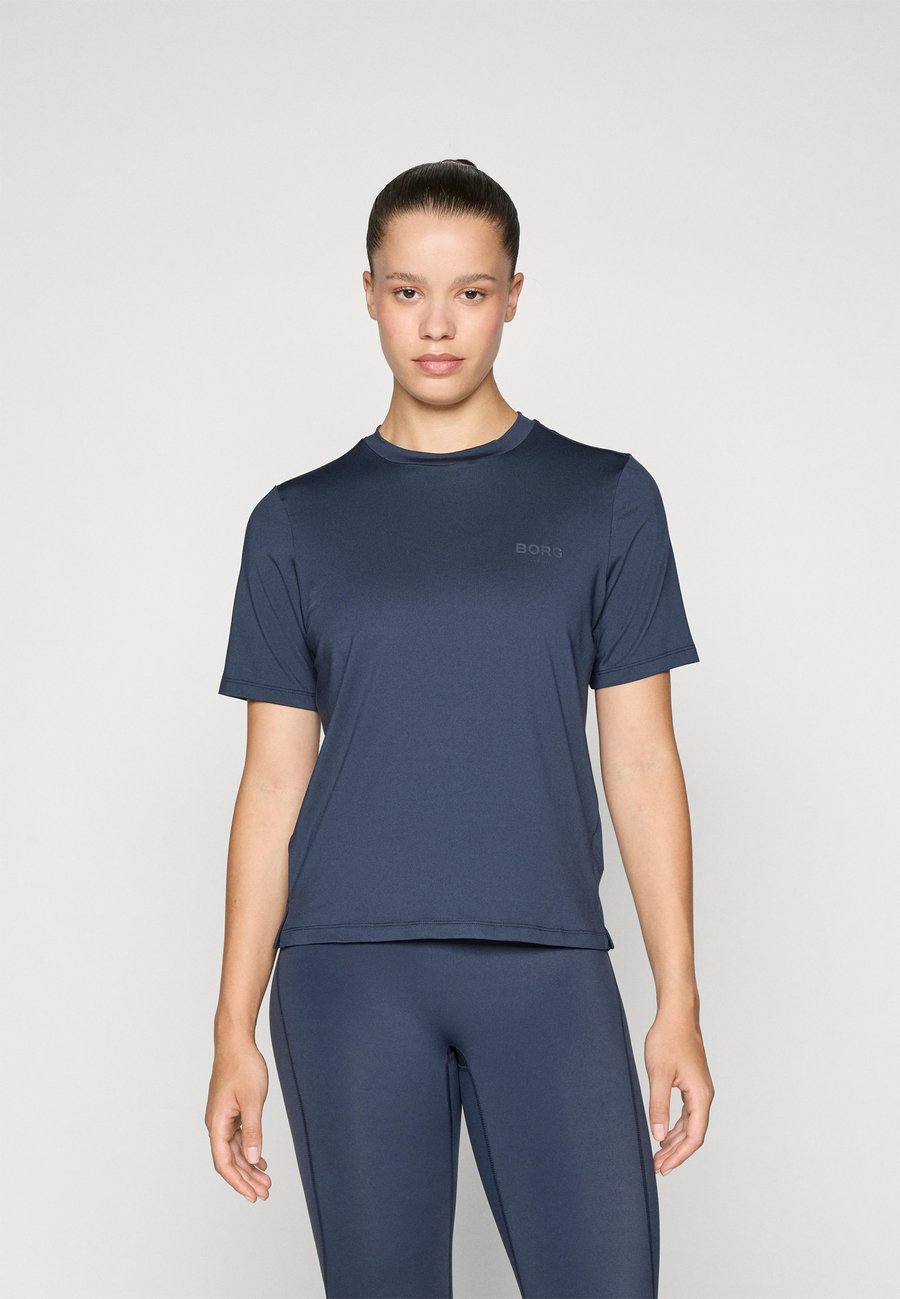 Футболка Björn Borg ESSENTIAL ACTIVE , Outerspace/Dark Blue
Футболка Björn Borg ESSENTIAL ACTIVE , Outerspace/Dark Blue