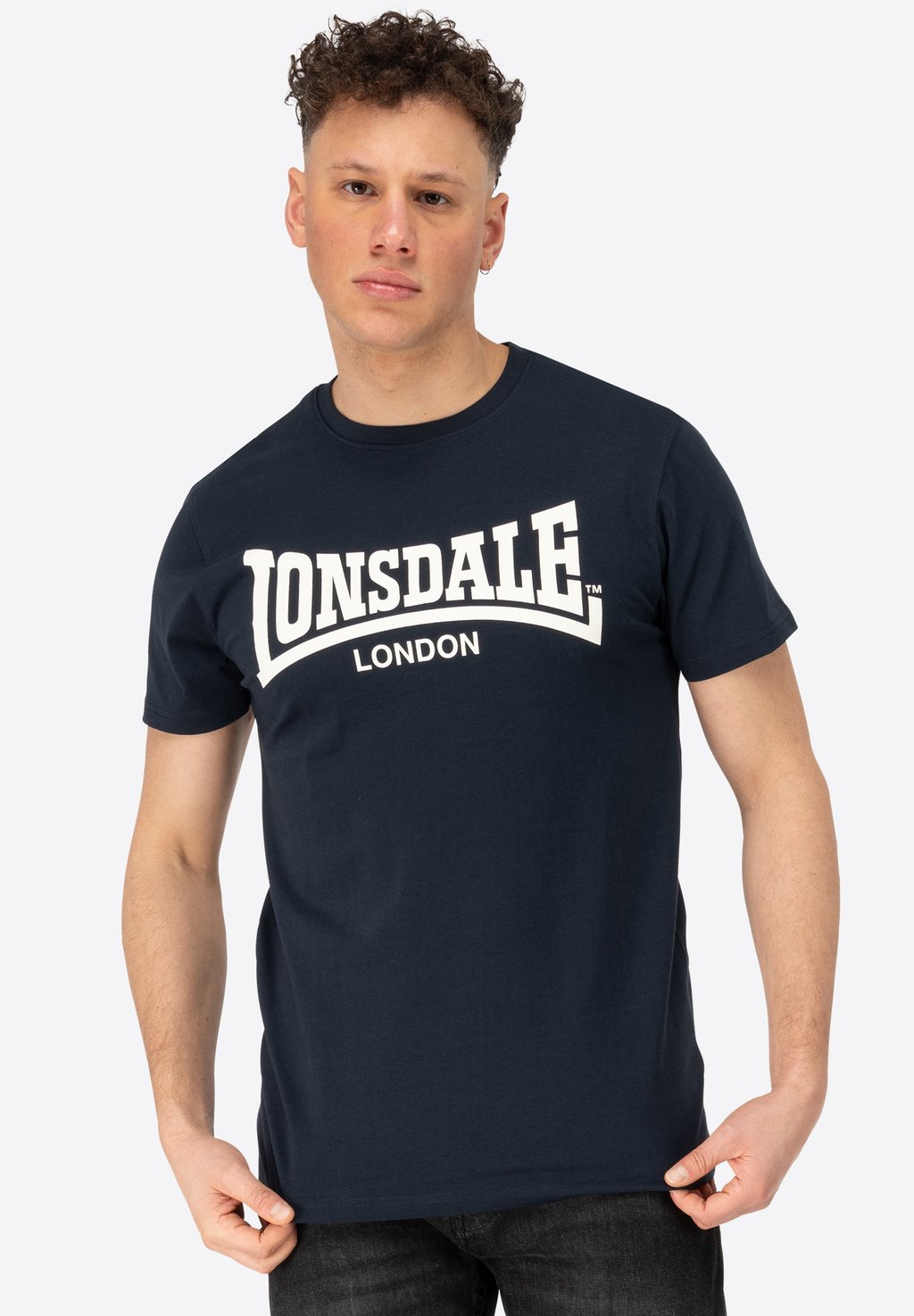 Футболка с принтом NORMALE PASSFORM FULWOOD Lonsdale, темно-синий
Футболка с принтом NORMALE PASSFORM FULWOOD Lonsdale, темно-синий