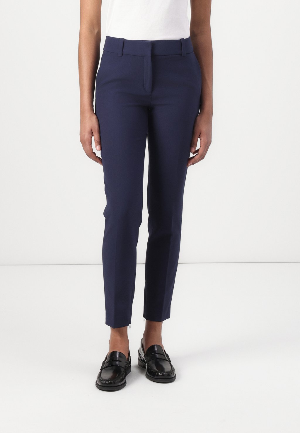 Брюки HEDIMA HUGO, темно-синий
Брюки HEDIMA HUGO, темно-синий