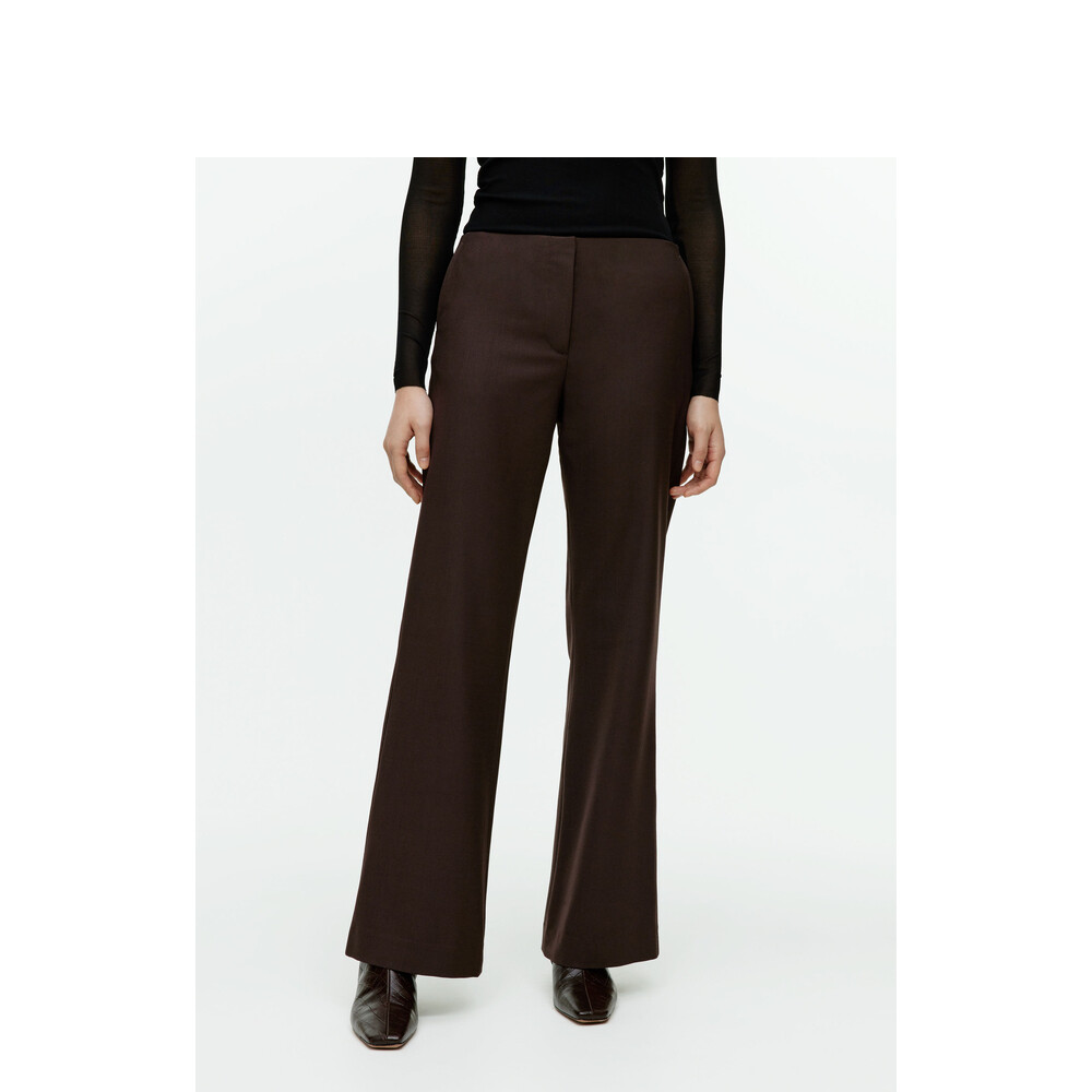 Брюки женские Arket с заниженной талией, темно-коричневый
Брюки женские Arket с заниженной талией, темно-коричневый