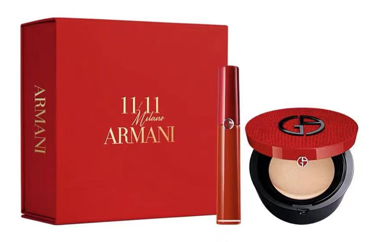 Набор косметики для женщин GIORGIO ARMANI
Набор косметики для женщин GIORGIO ARMANI