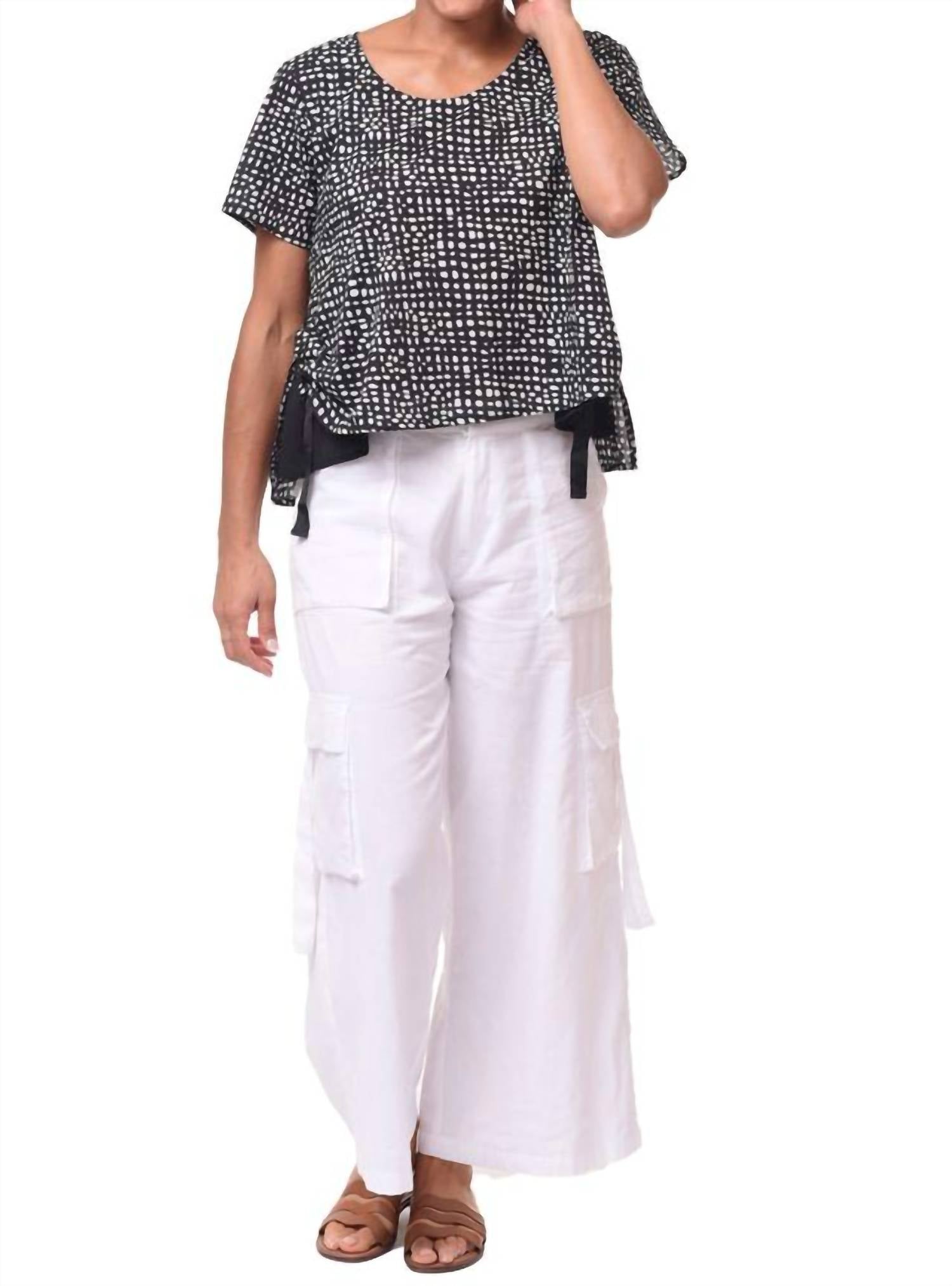 Пуловер Гвинет в черный горошек Tulip Clothing, Black Dots
Пуловер Гвинет в черный горошек Tulip Clothing, Black Dots