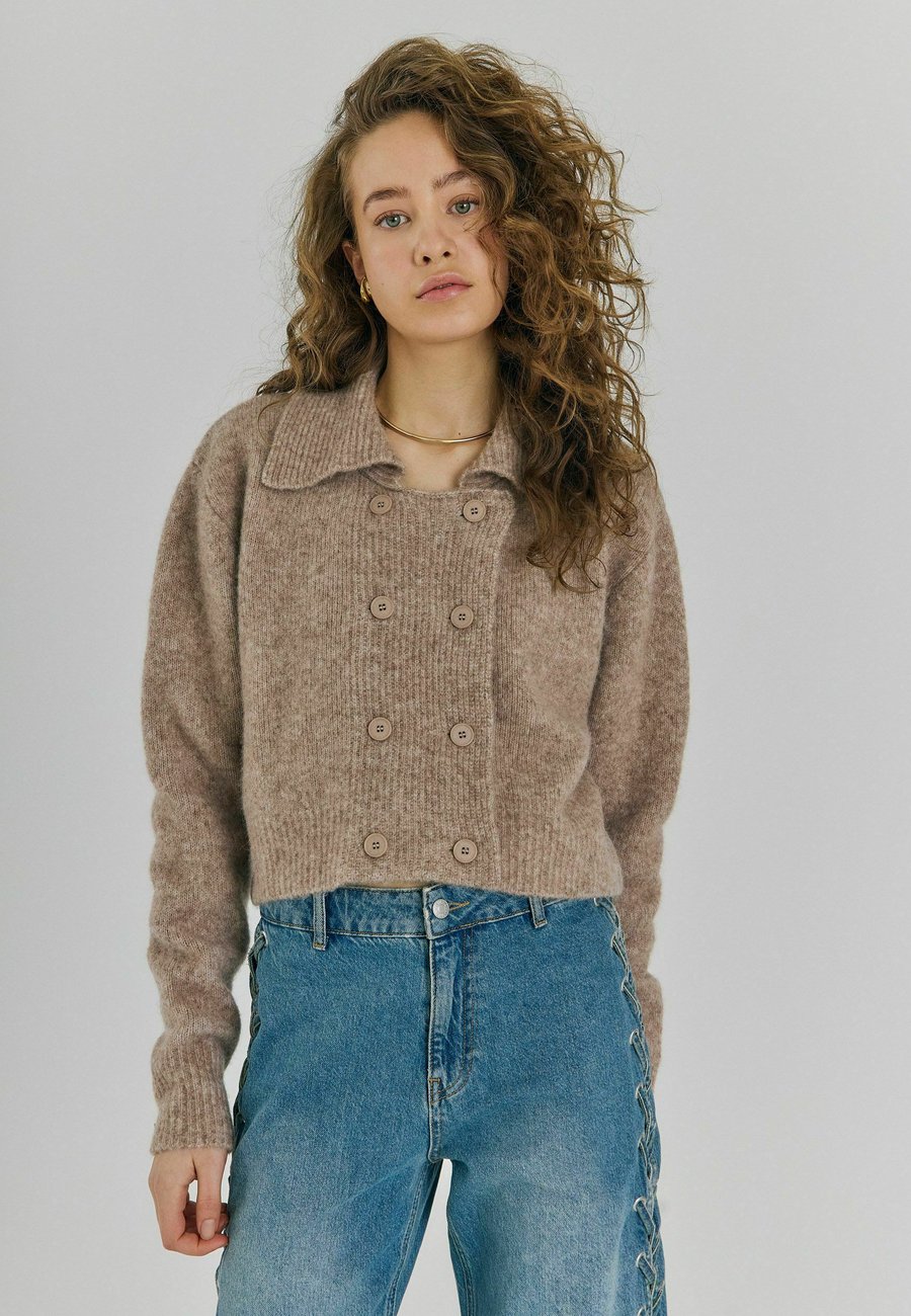 Кардиган NORR SHORT , Camel/Brown
Кардиган NORR SHORT , Camel/Brown