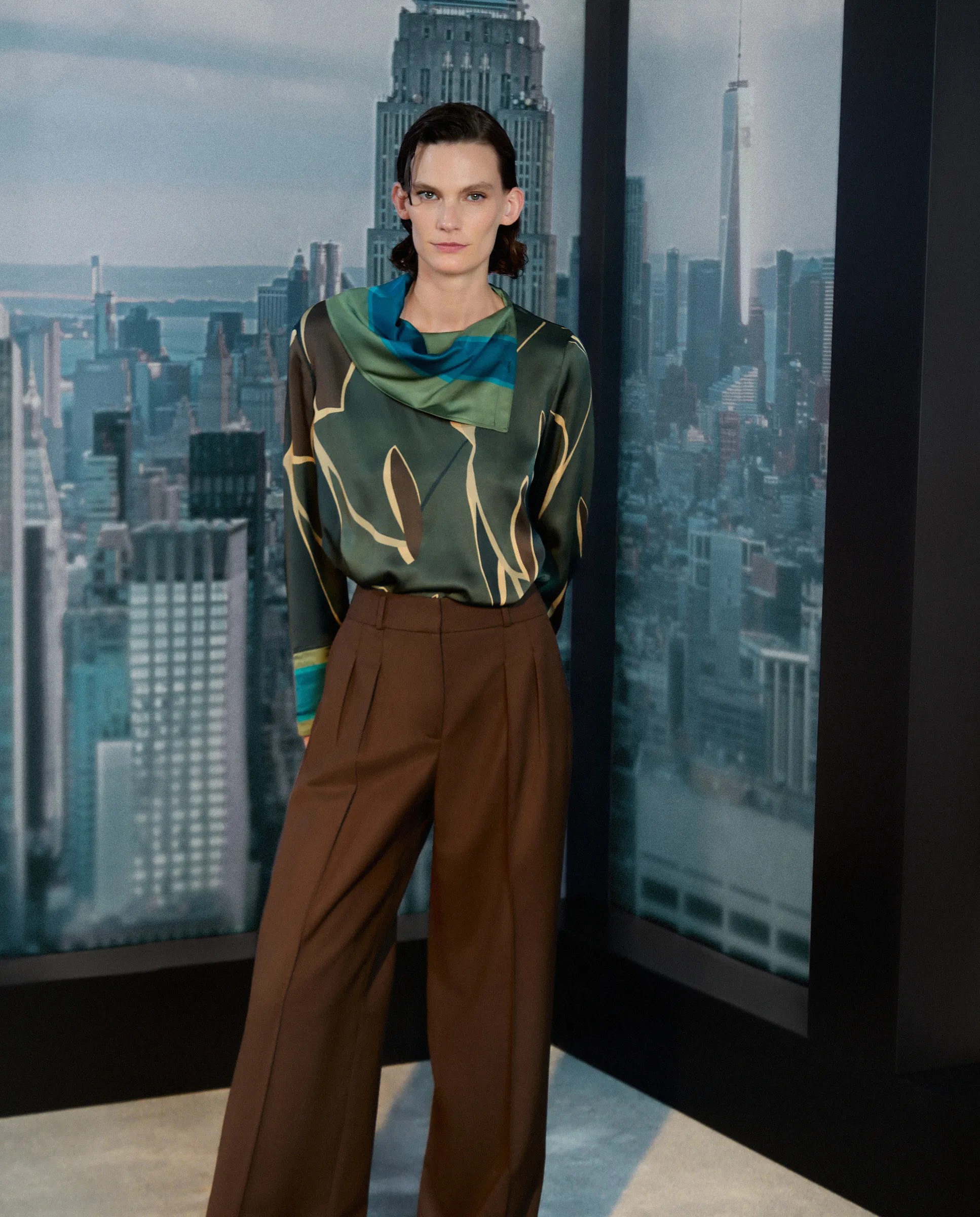 Женская блузка с воротником-шарфом Woman Limited El Corte Inglés, зеленый
Женская блузка с воротником-шарфом Woman Limited El Corte Inglés, зеленый