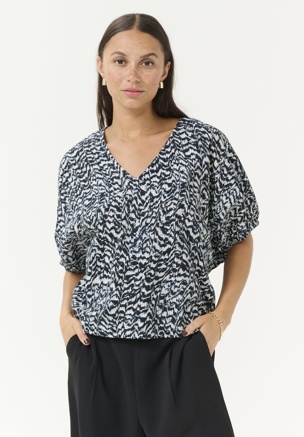 Блуза KARUFFALO Kaffe, синий
Блуза KARUFFALO Kaffe, синий