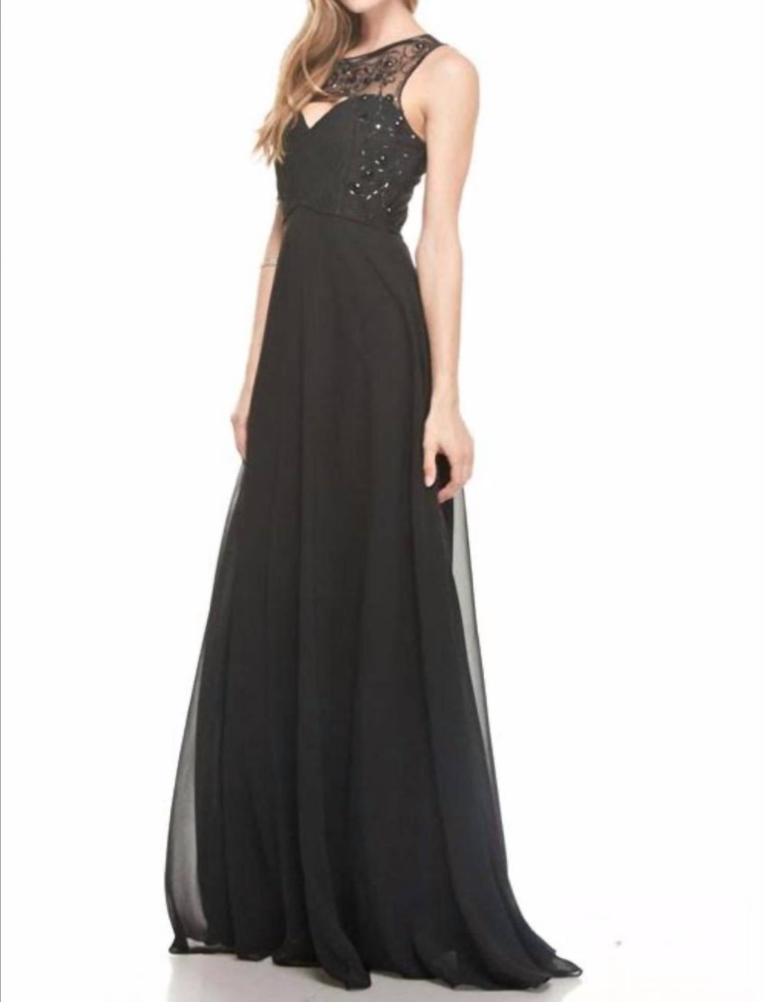 Платье макси черного цвета Maniju
Платье макси черного цвета Maniju