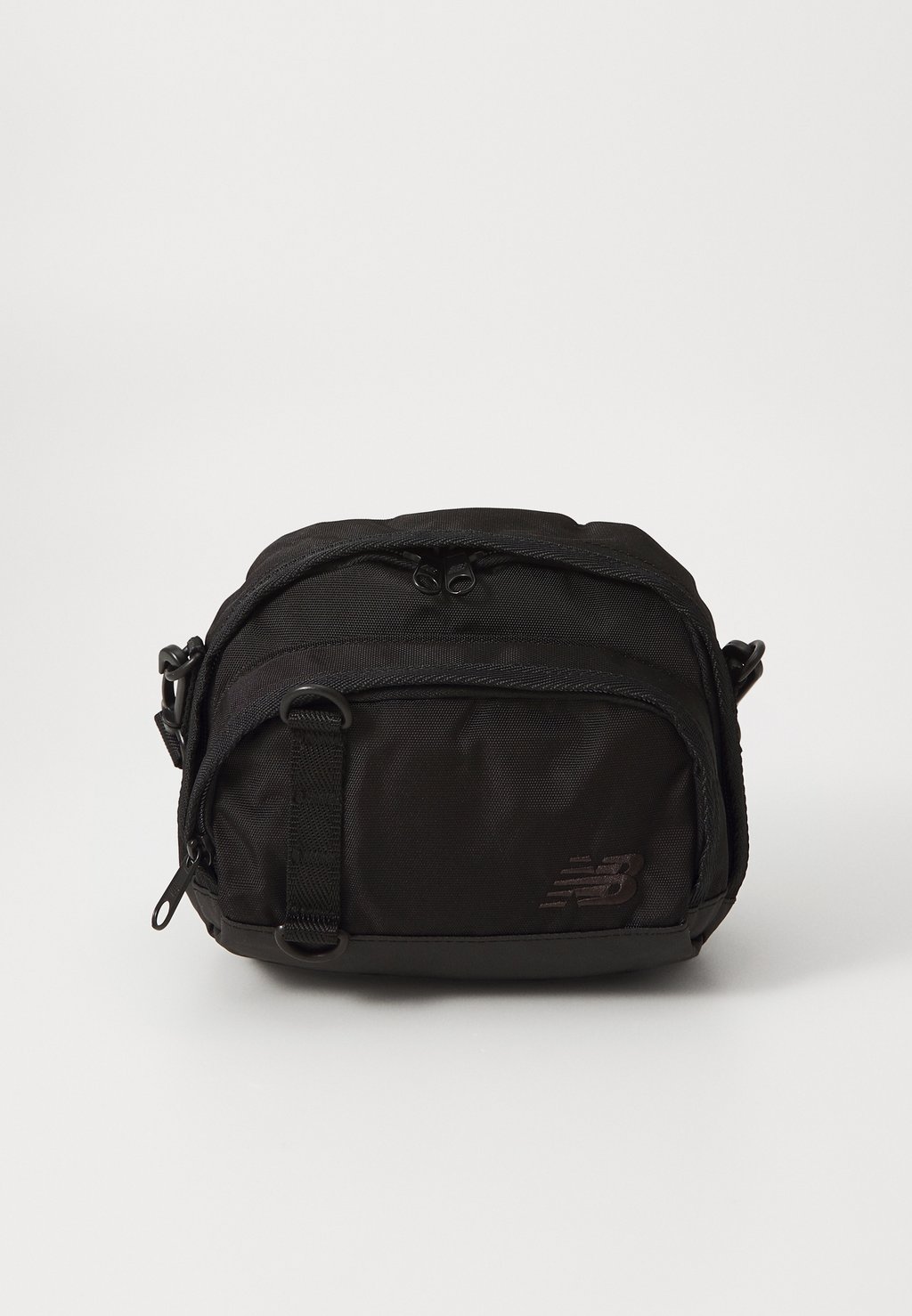 Сумка через плечо ATHLETICS SLING BAG UNISEX - Across body bag New Balance, черный
Сумка через плечо ATHLETICS SLING BAG UNISEX - Across body bag New Balance, черный
