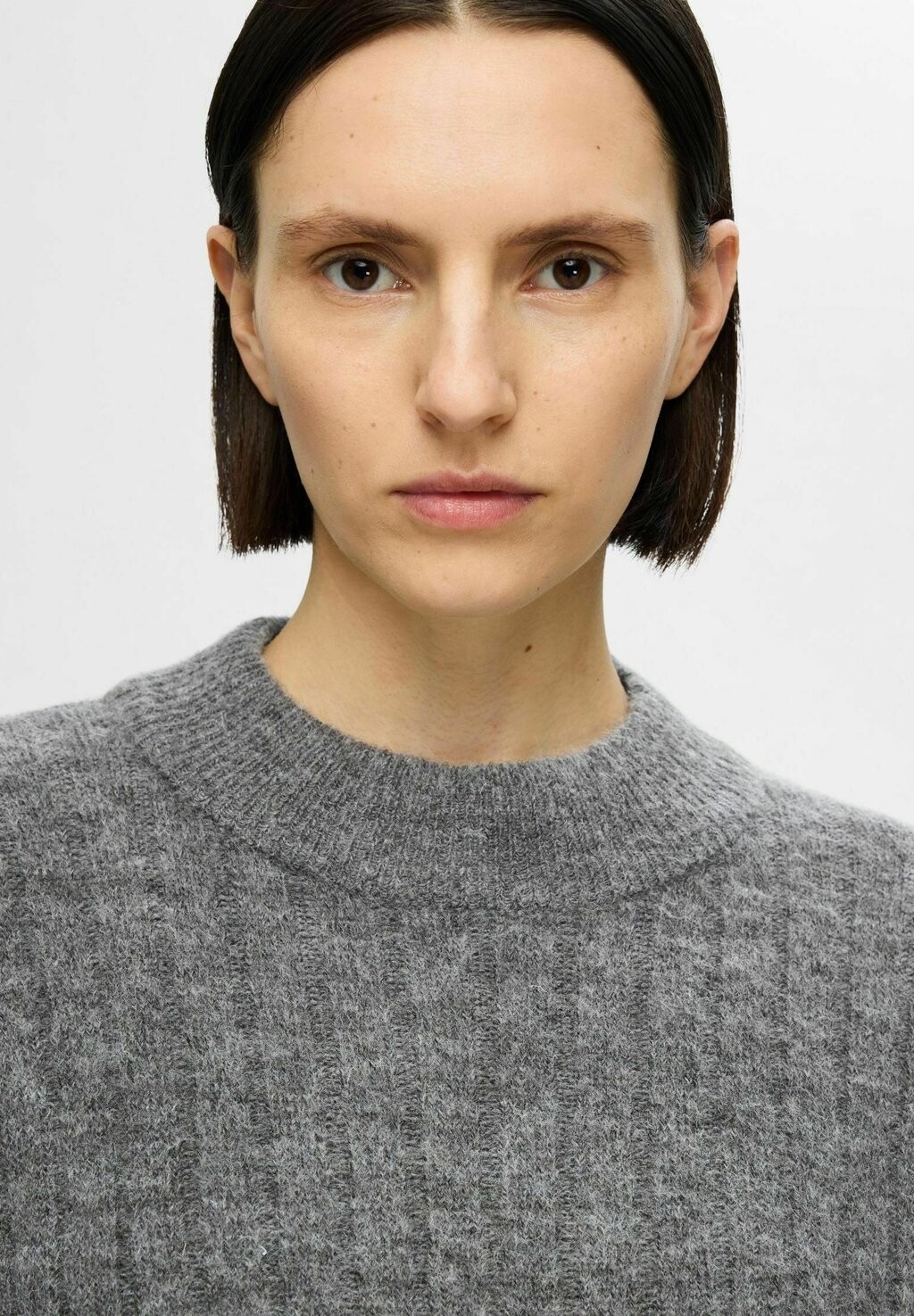 Джемпер SLFMALINE HIGH NECK Selected Femme, темно-серый 
Джемпер SLFMALINE HIGH NECK Selected Femme, темно-серый