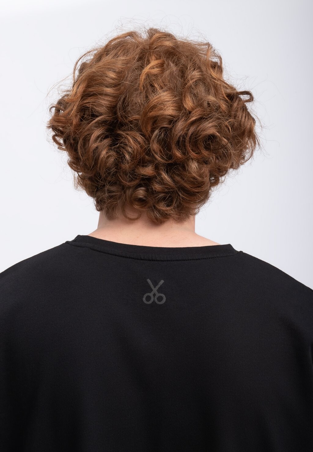 Принт на футболке NEUVEX, OVERSIZE KAFT, черный
Принт на футболке NEUVEX, OVERSIZE KAFT, черный