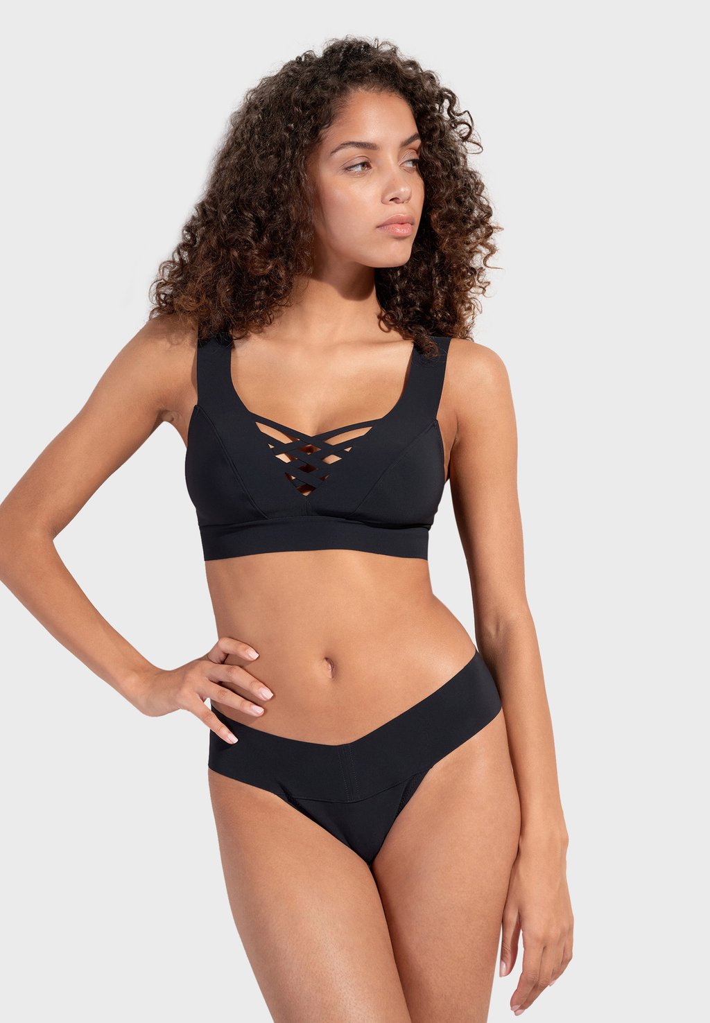 Верх бикини Pain de Sucre, черный
Верх бикини Pain de Sucre, черный