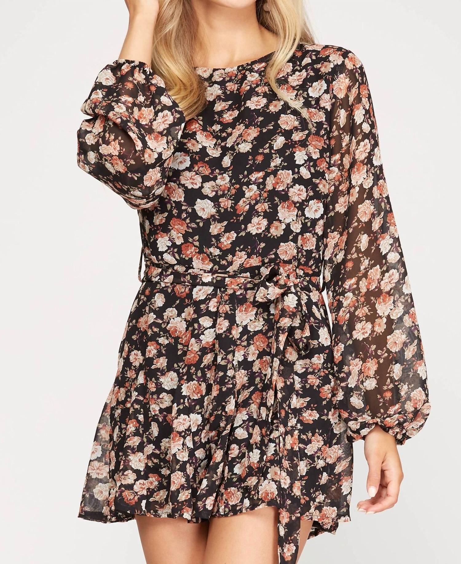 Женское платье SHE + SKY, цвет floral print
Женское платье SHE + SKY, цвет floral print