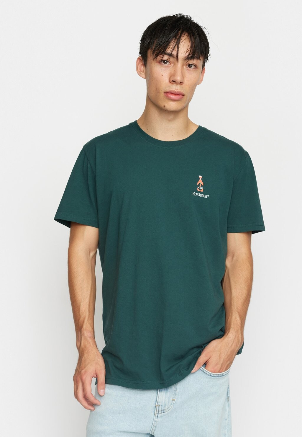 Футболка с принтом REVOLUTION, темно-зеленый
Футболка с принтом REVOLUTION, темно-зеленый