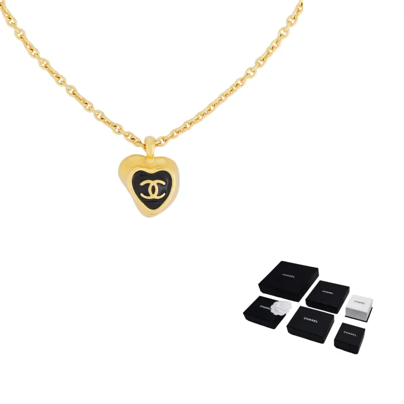 CHANEL Унисекс-ожерелье черное
CHANEL Унисекс-ожерелье черное