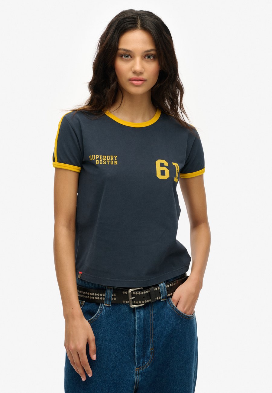 Футболка Superdry & Co Print T-shirt, Eclipse Navy/Blue, Синий, Футболка Superdry & Co Print T-shirt, Eclipse Navy/Blue
Футболка Superdry & Co Print T-shirt, Eclipse Navy/Blue, Синий, Футболка Superdry & Co Print T-shirt, Eclipse Navy/Blue