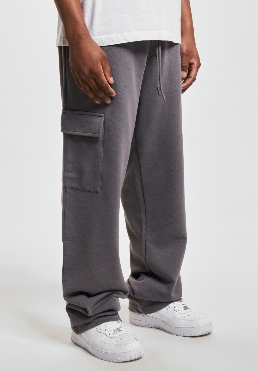 Брюки с боковыми карманами DEF, серые стираные
Брюки с боковыми карманами DEF, серые стираные