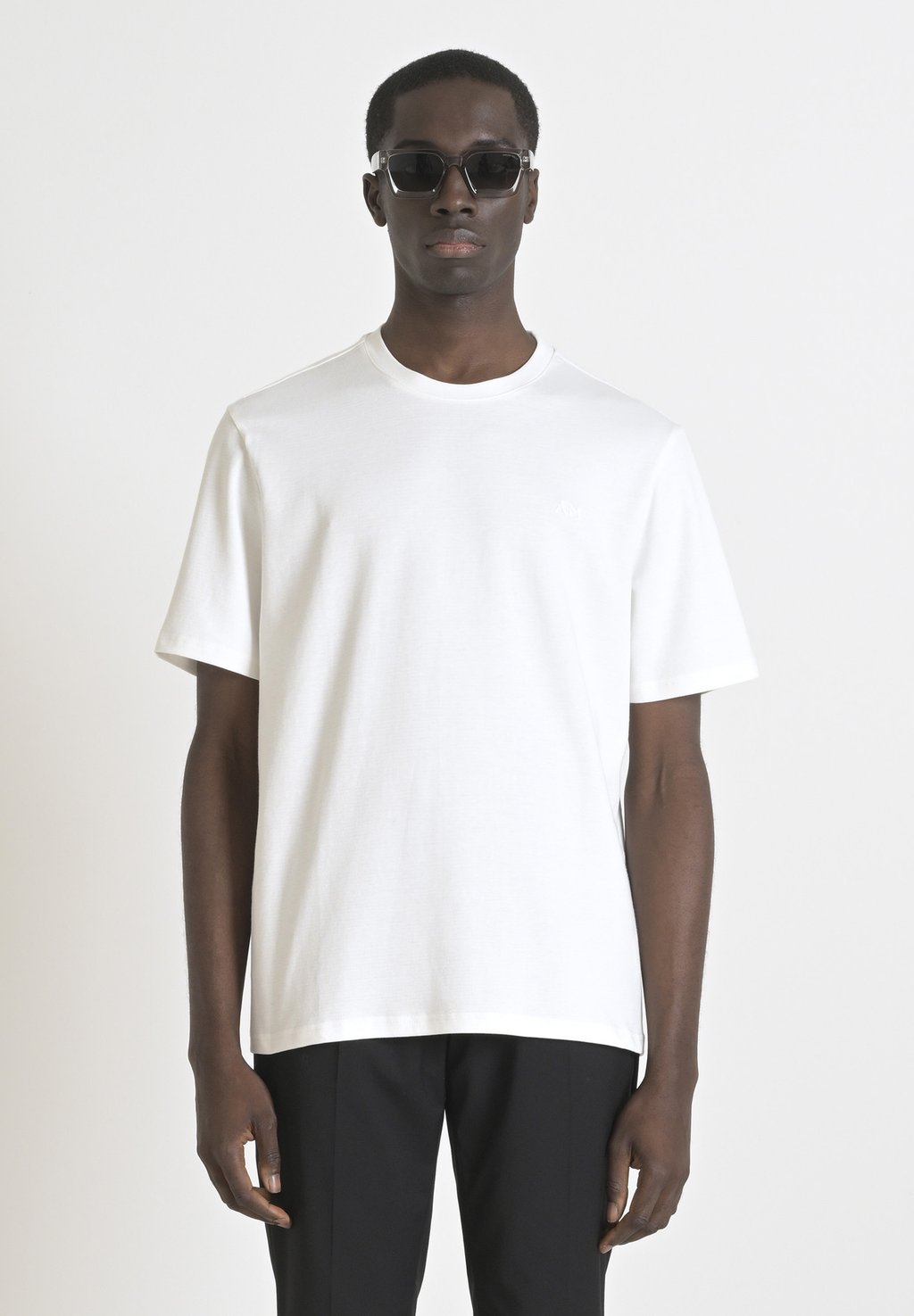 Базовая футболка Antony Morato, молочный
Базовая футболка Antony Morato, молочный