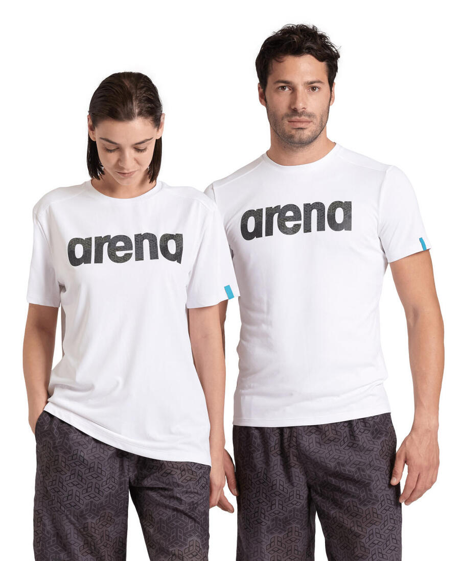 Спортивная футболка с логотипом Arena
Спортивная футболка с логотипом Arena