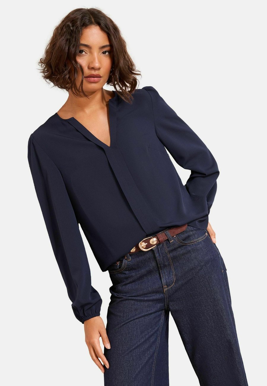 Блуза Friends Like These REGULAR FIT-LONG SLEEVE PLEAT FRONT DETAIL , Navy Blue/Blue
Блуза Friends Like These REGULAR FIT-LONG SLEEVE PLEAT FRONT DETAIL , Navy Blue/Blue