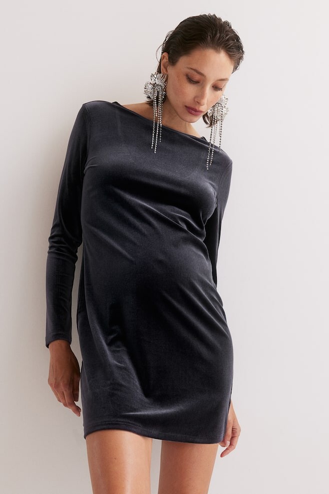 Велюровое платье mama с глубоким вырезом сзади H&M, синий
Велюровое платье mama с глубоким вырезом сзади H&M, синий