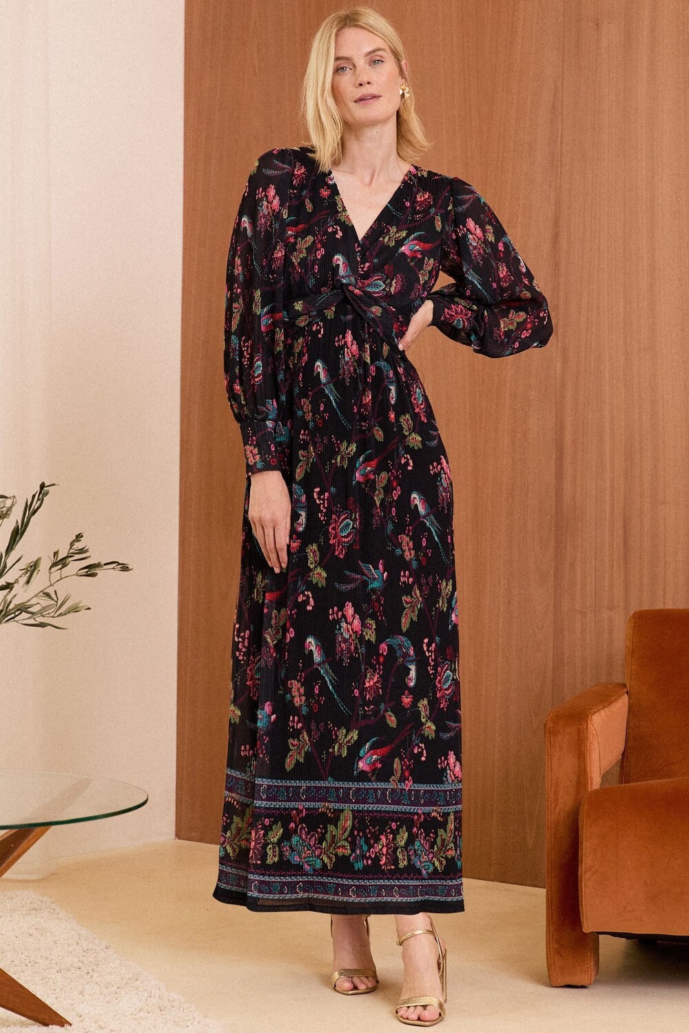 Платье миди с сетчатым перекрученным передом Love & Roses, черный 
Платье миди с сетчатым перекрученным передом Love & Roses, черный