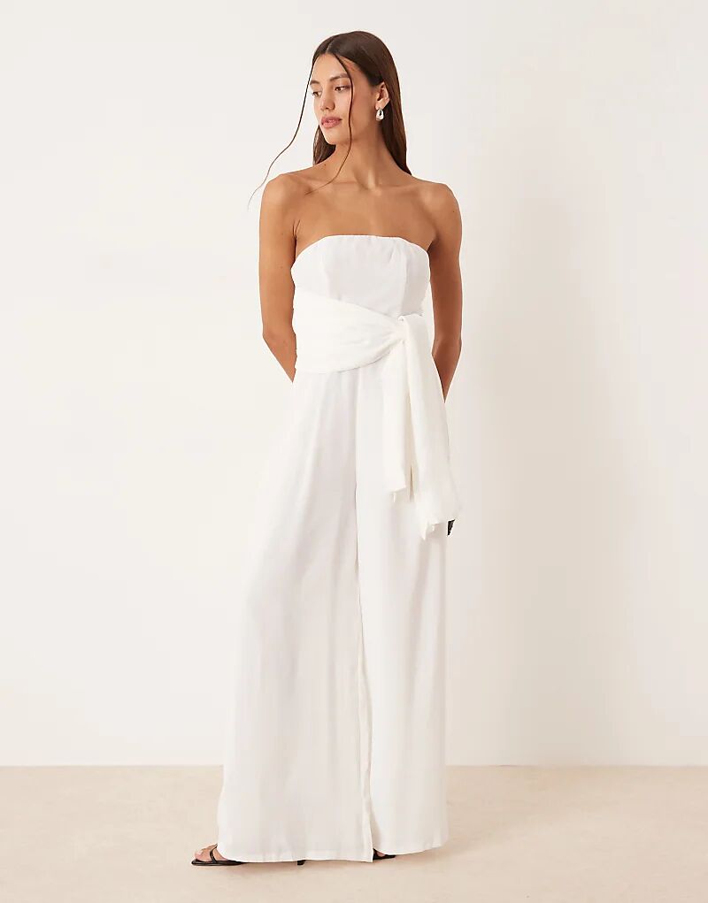 Комбинезон с завязками спереди и открытыми плечами, белый
Комбинезон с завязками спереди и открытыми плечами, белый