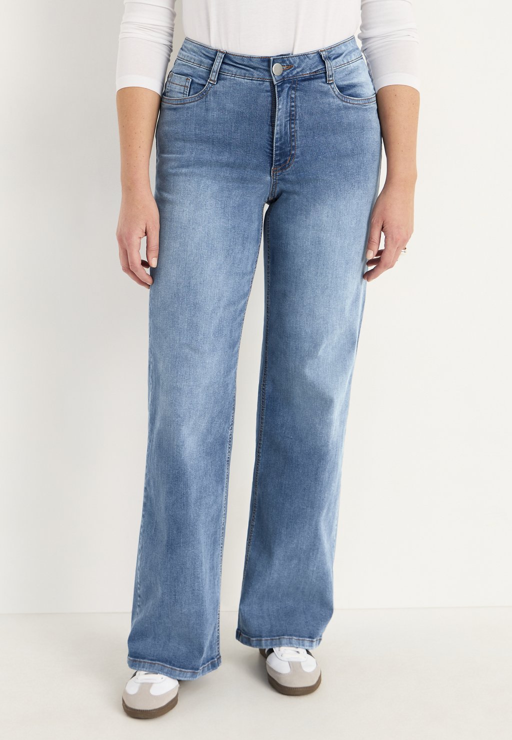 Расклешенные джинсы WIDE LONG WITH HIGH WAIST Cellbes of Sweden, светло-голубой
Расклешенные джинсы WIDE LONG WITH HIGH WAIST Cellbes of Sweden, светло-голубой