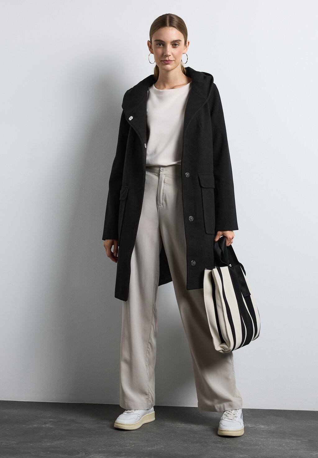 Тренчкот MIT KAPUZE Street One, черный
Тренчкот MIT KAPUZE Street One, черный