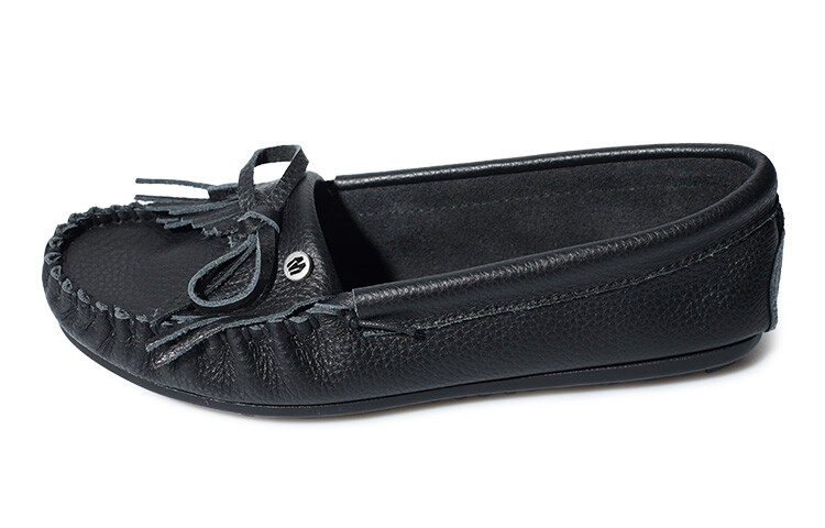 Туфли женские повседневные Women's Casual Shoes Women's Low-Top Black Minnetonka
Туфли женские повседневные Women's Casual Shoes Women's Low-Top Black Minnetonka