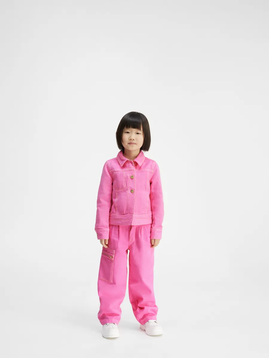 Джинсы Le de Nîmes для ребенка Jacquemus, розовый
Джинсы Le de Nîmes для ребенка Jacquemus, розовый