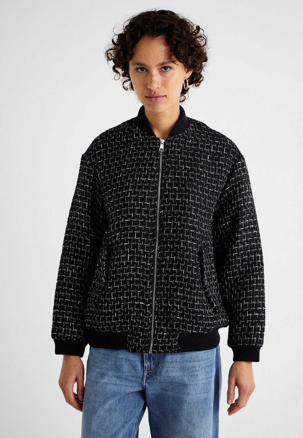 Куртка-бомбер VMMARIANNA JACKET Vero Moda, черный
Куртка-бомбер VMMARIANNA JACKET Vero Moda, черный