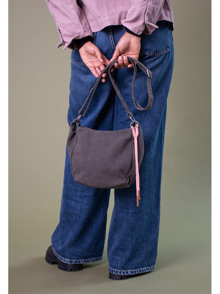 Fritzi aus Preußen Сумка через плечо серого цвета - (Ш)23 x (В)22 x (Г)9 см
Fritzi aus Preußen Сумка через плечо серого цвета - (Ш)23 x (В)22 x (Г)9 см