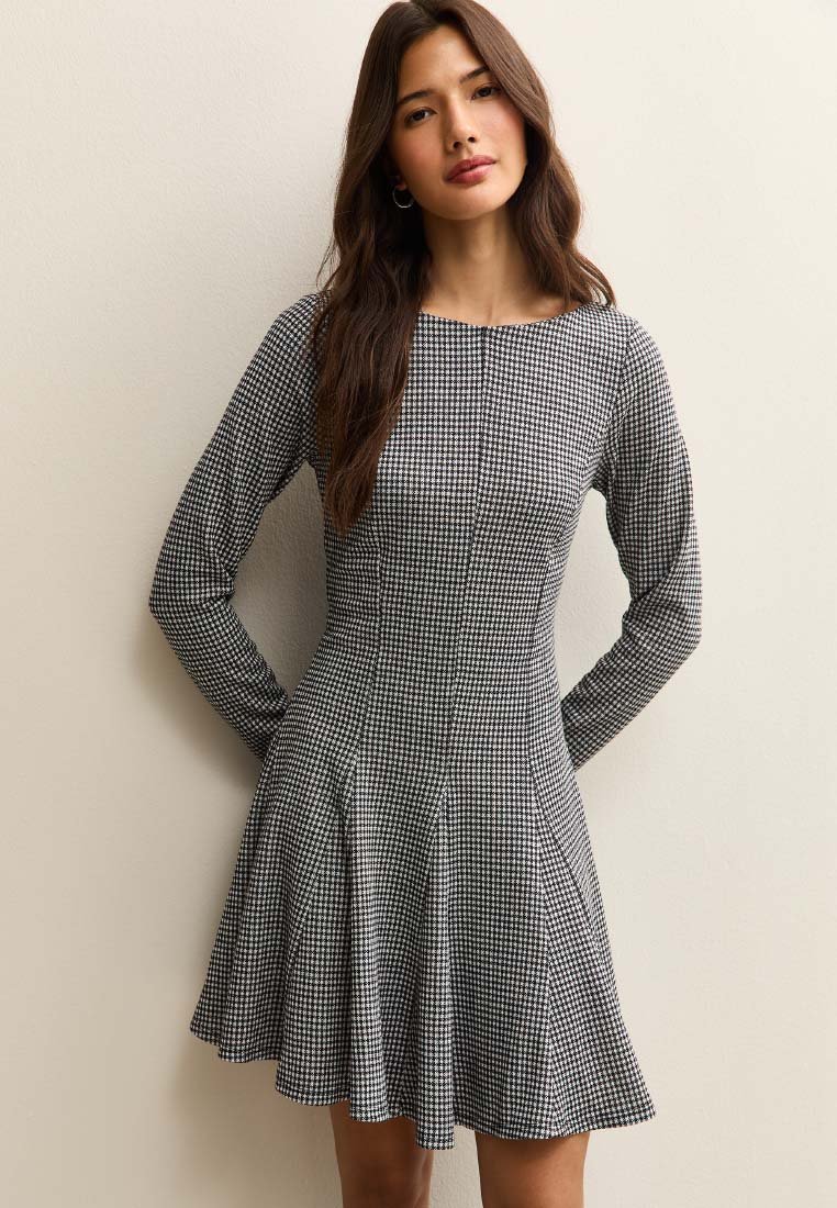 Платье New Look CHECK SASH NECK SKATER MINI , Light Grey
Платье New Look CHECK SASH NECK SKATER MINI , Light Grey