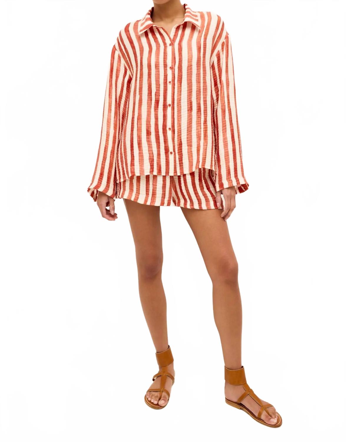 Пляжная рубашка Nico в цвете Tierra Marie Oliver, Tierra
Пляжная рубашка Nico в цвете Tierra Marie Oliver, Tierra