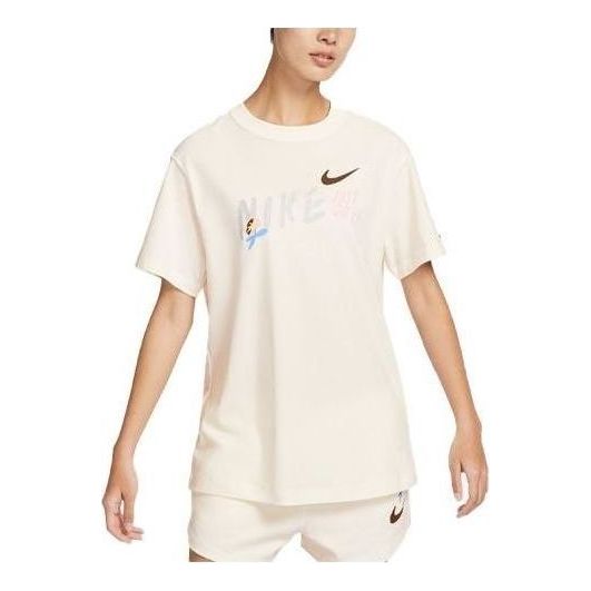 Футболка (WMNS) Nike AS W NSW ESSNT T-Shirt Asia Sizing 'Beige'
Футболка (WMNS) Nike AS W NSW ESSNT T-Shirt Asia Sizing 'Beige'