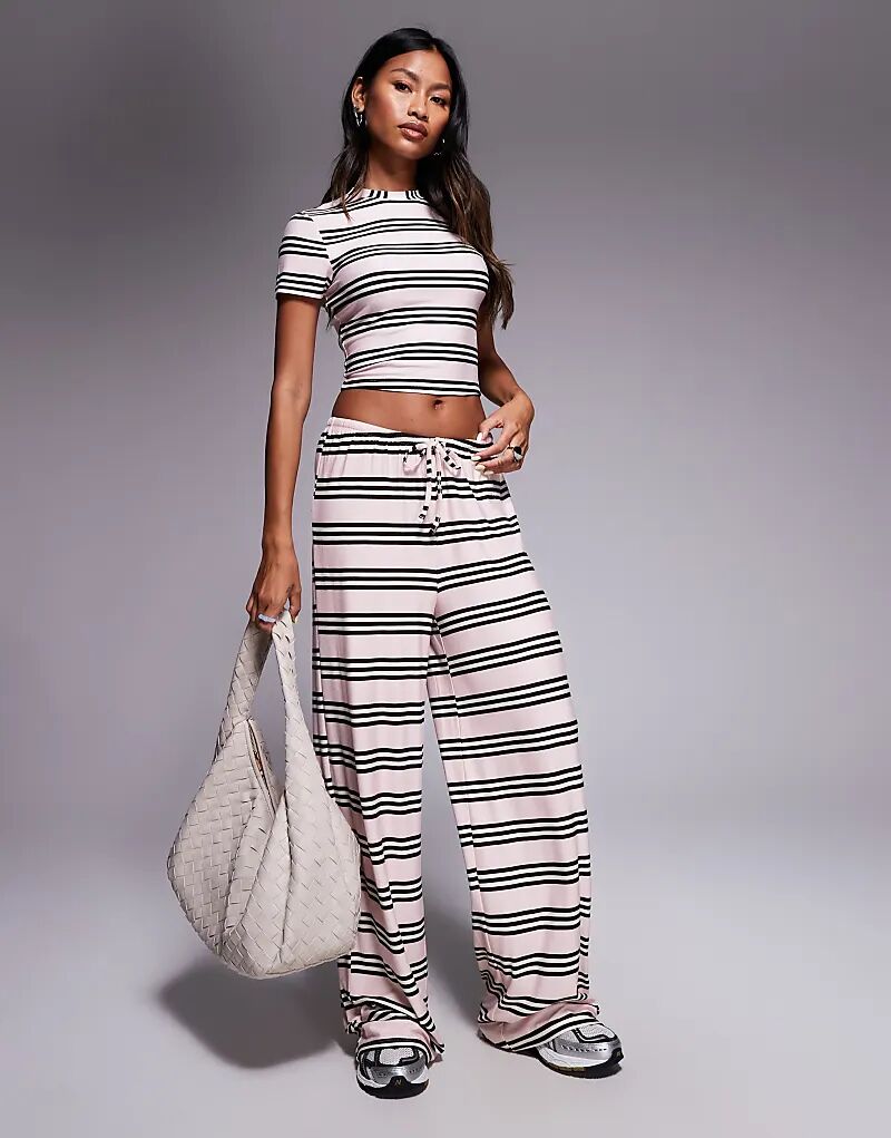 Эксклюзивные брюки Kaiia из супермягкого джерси на завязках в розовую и коричневую полоску
Эксклюзивные брюки Kaiia из супермягкого джерси на завязках в розовую и коричневую полоску