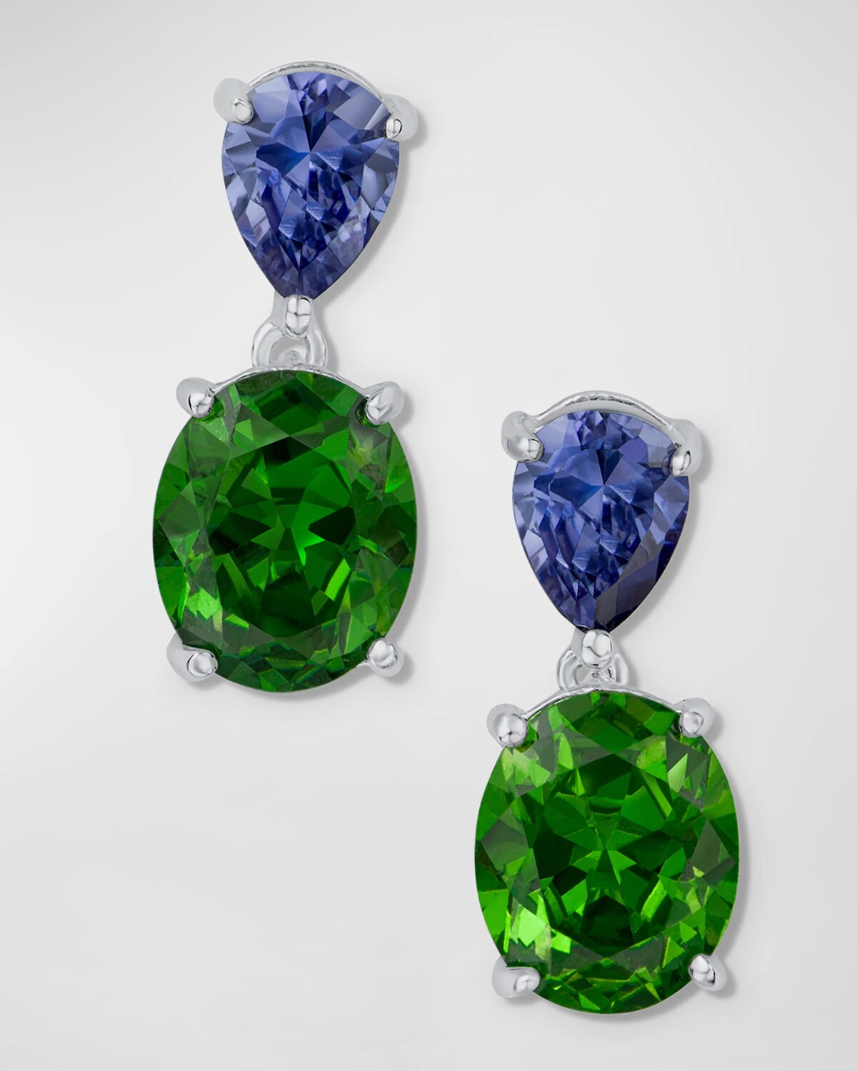 Серьги-подвески овальной формы и груши с фианитами Kenneth Jay Lane, цвет Multi
Серьги-подвески овальной формы и груши с фианитами Kenneth Jay Lane, цвет Multi