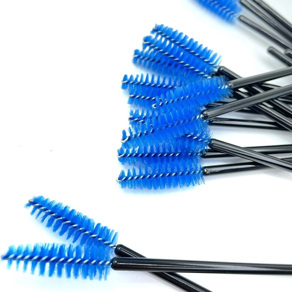 ForMe, Щеточка для ресниц, ручка нейлон, черный, щетина синяя (упаковка 50 шт.)
ForMe, Щеточка для ресниц, ручка нейлон, черный, щетина синяя (упаковка 50 шт.)