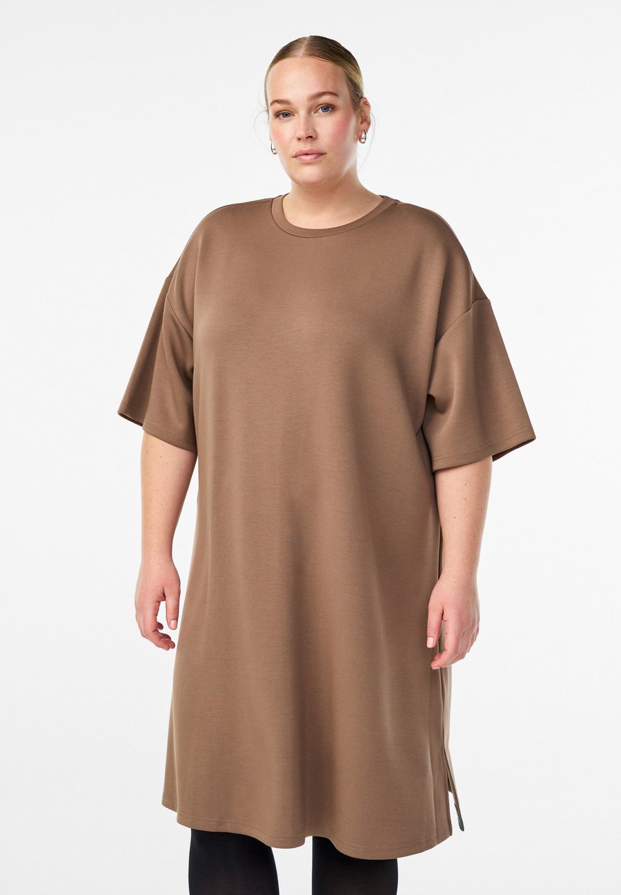 Платье Zizzi MIT SEITENSCHLITZEN, Fossil/Light Brown
Платье Zizzi MIT SEITENSCHLITZEN, Fossil/Light Brown