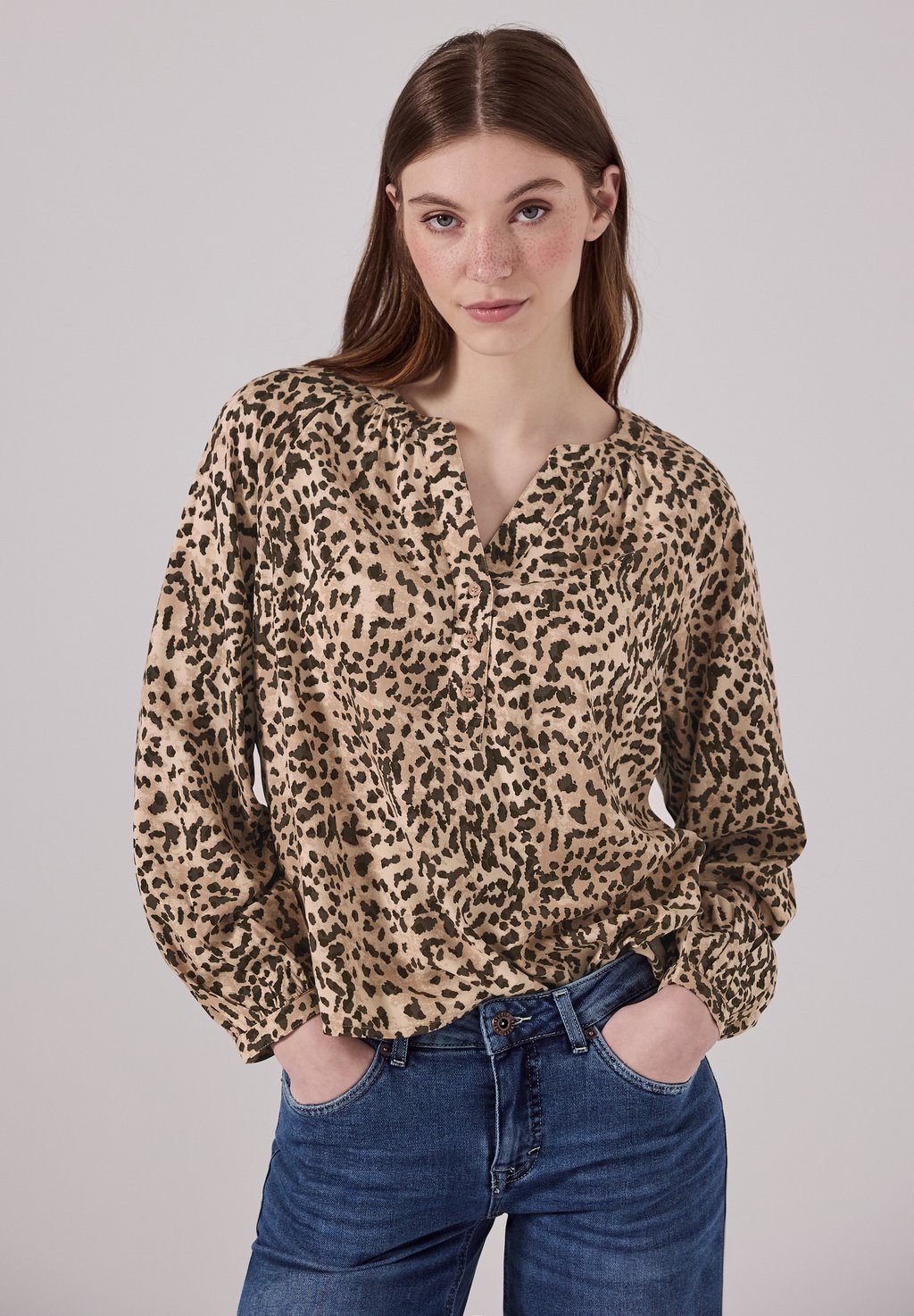 Блуза GEMUSTERTE RAGLAN Street One Studio, коричневый
Блуза GEMUSTERTE RAGLAN Street One Studio, коричневый