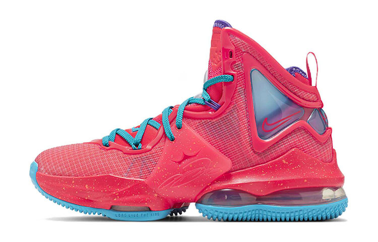 Детские баскетбольные кроссовки Nike Lebron 19 детские
Детские баскетбольные кроссовки Nike Lebron 19 детские