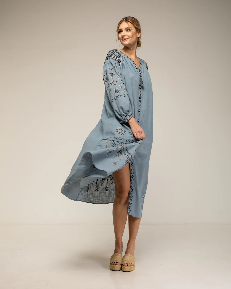 Оверсайз платье с вышивкой Tantra, синий
Оверсайз платье с вышивкой Tantra, синий