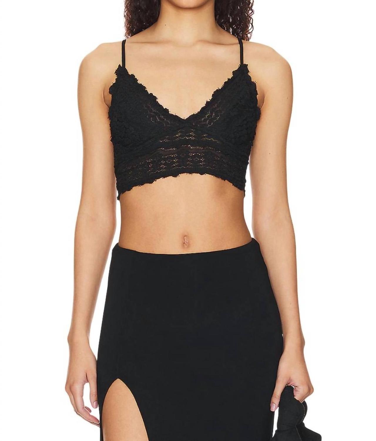 Амина Бралетт в черном Free People
Амина Бралетт в черном Free People