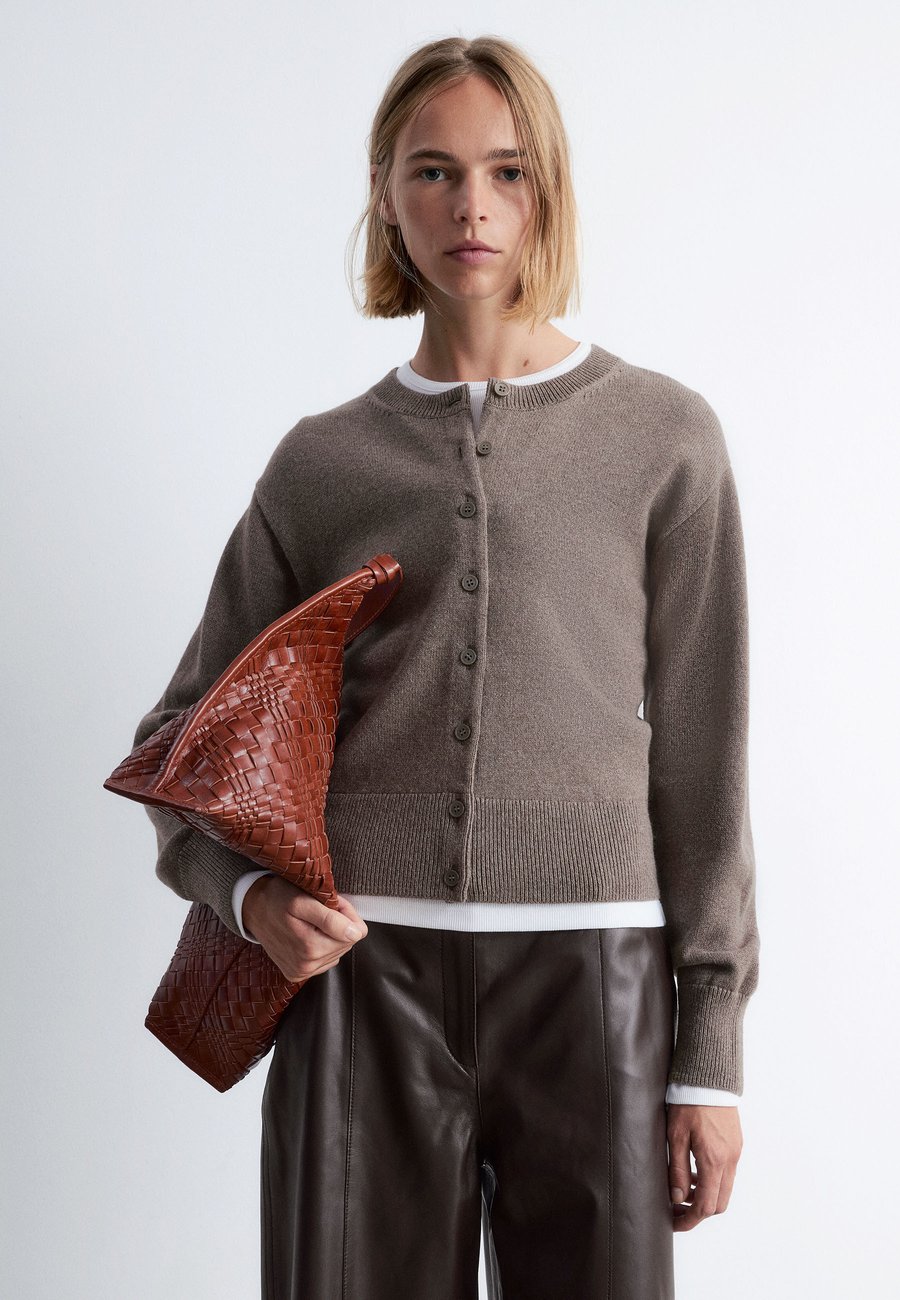 Кардиган & other stories BLEND, Mole/Brown
Кардиган & other stories BLEND, Mole/Brown