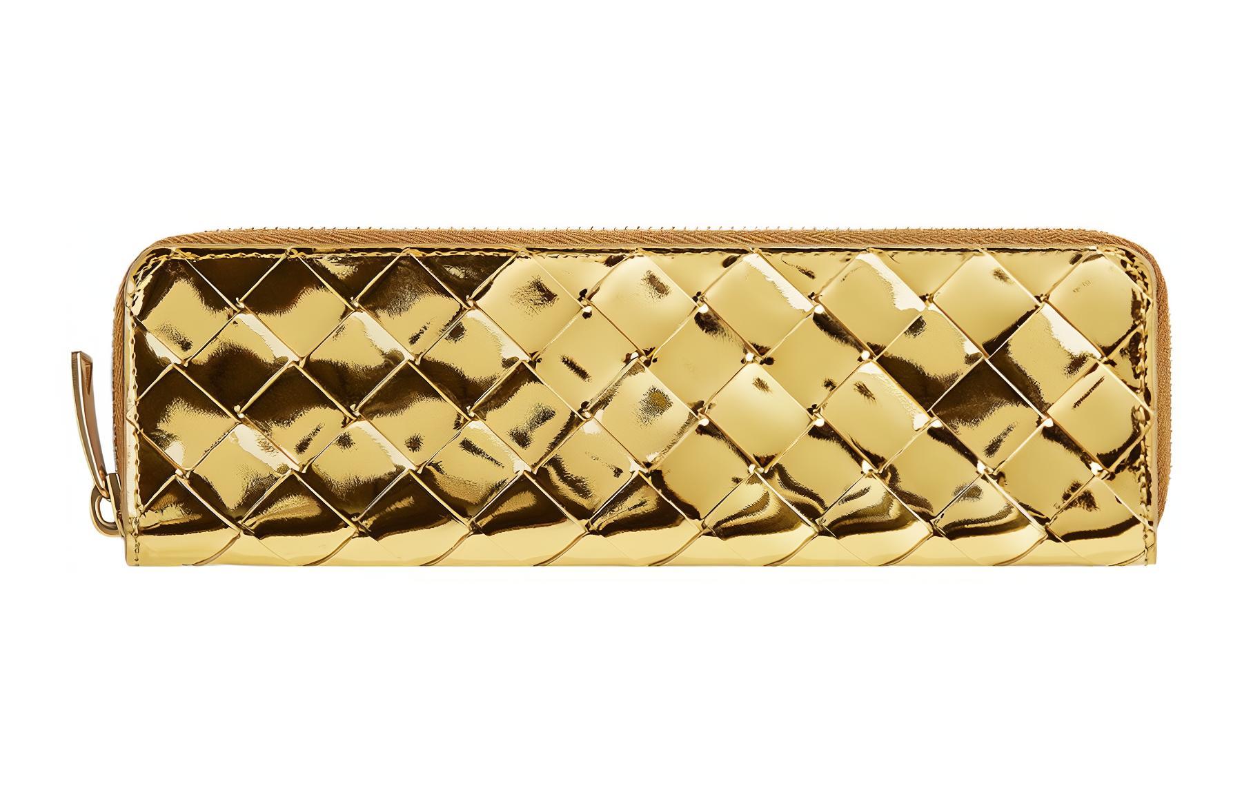 Bottega Veneta Сумка-пенал intrecciato из овчины женская gold
Bottega Veneta Сумка-пенал intrecciato из овчины женская gold