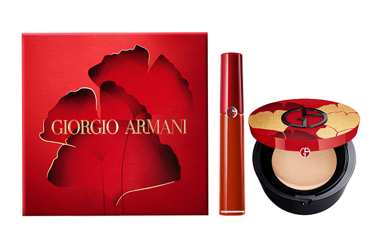 Набор косметики для женщин GIORGIO ARMANI
Набор косметики для женщин GIORGIO ARMANI