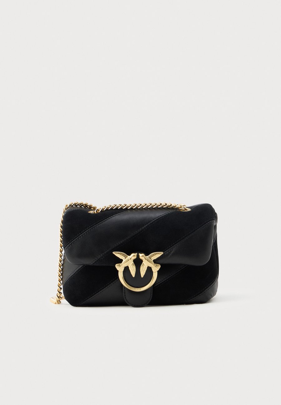 Сумка кросс-боди Pinko LOVE PUFF MINI, Nero/Gold-Coloured/Black
Сумка кросс-боди Pinko LOVE PUFF MINI, Nero/Gold-Coloured/Black