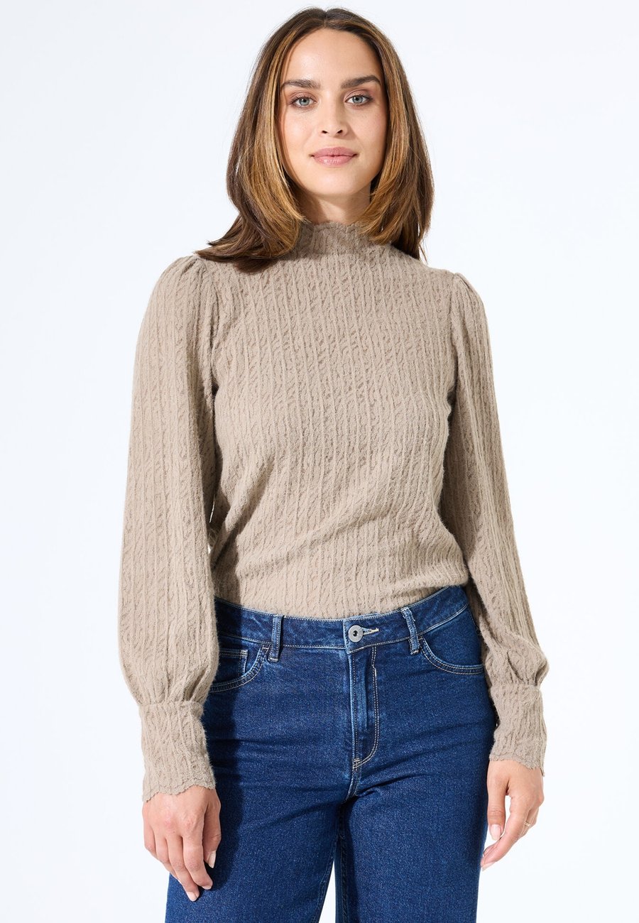 Топ Garcia Long sleeved top, Taupe/Brown
Топ Garcia Long sleeved top, Taupe/Brown