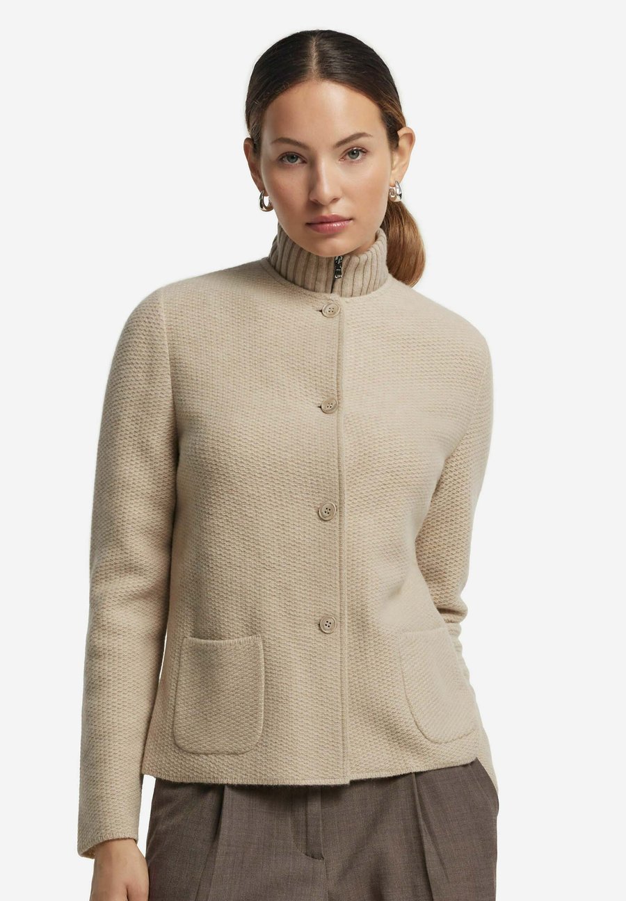 Кардиган Falconeri Cardigan, Natürlich-Cord Blend/Sand
Кардиган Falconeri Cardigan, Natürlich-Cord Blend/Sand