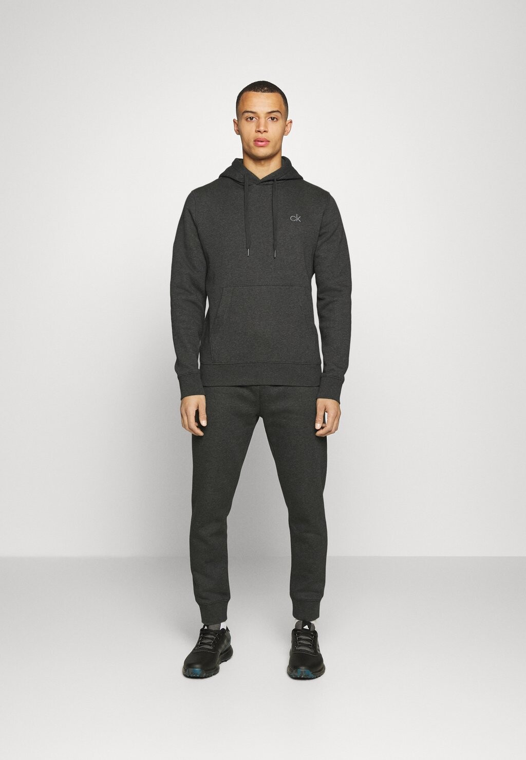 Спортивный костюм PLANET SPORTS SUIT Calvin Klein, цвет grey
Спортивный костюм PLANET SPORTS SUIT Calvin Klein, цвет grey