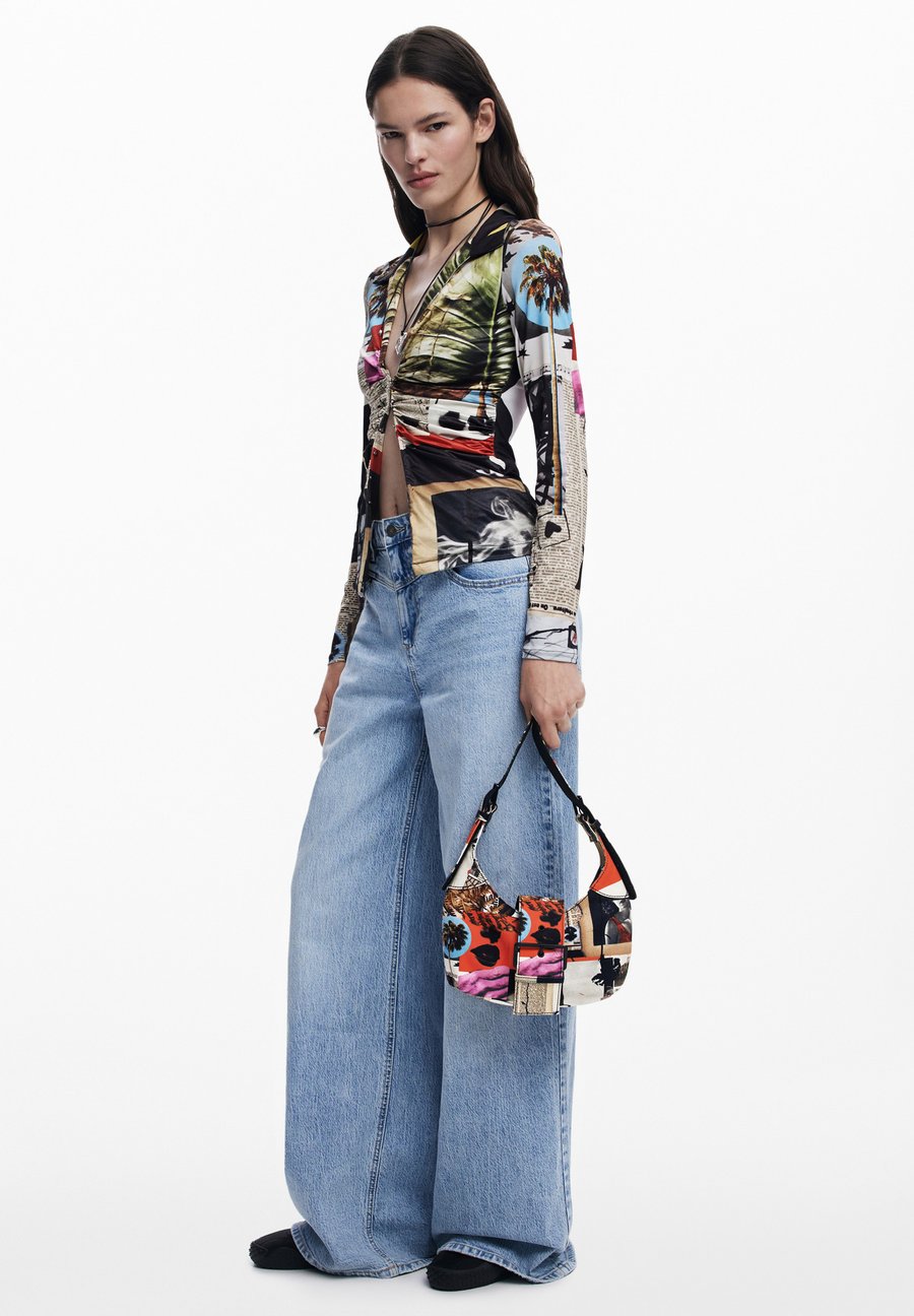 Сумка Desigual Handbag, Material Finishes/Multi-Coloured
Сумка Desigual Handbag, Material Finishes/Multi-Coloured